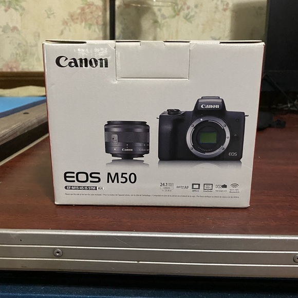 Canon EOS M50 Digital Camera Kit - Picture 2 of 3